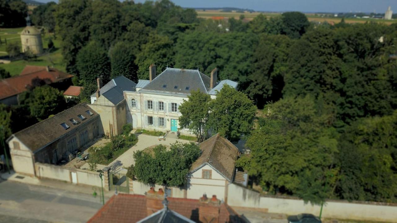 Yxie - Manoir Des Arts Bed & Breakfast Villeblevin Eksteriør bilde